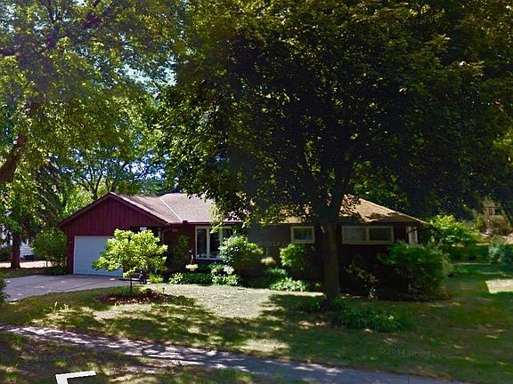 2nd image of 1005 W Cumberland Dr