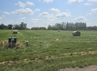 3104 Hoggarth Dr SE, Jamestown, ND 58401