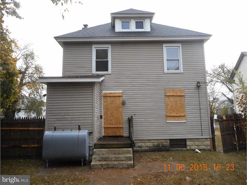 2nd image of 1312 Spruce St