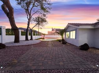 611 E Fairway Rd, Henderson, NV 89015