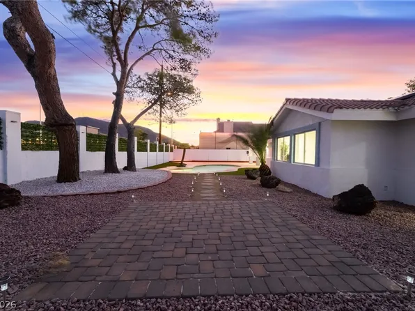 611 E Fairway Rd, Henderson, NV 89015
