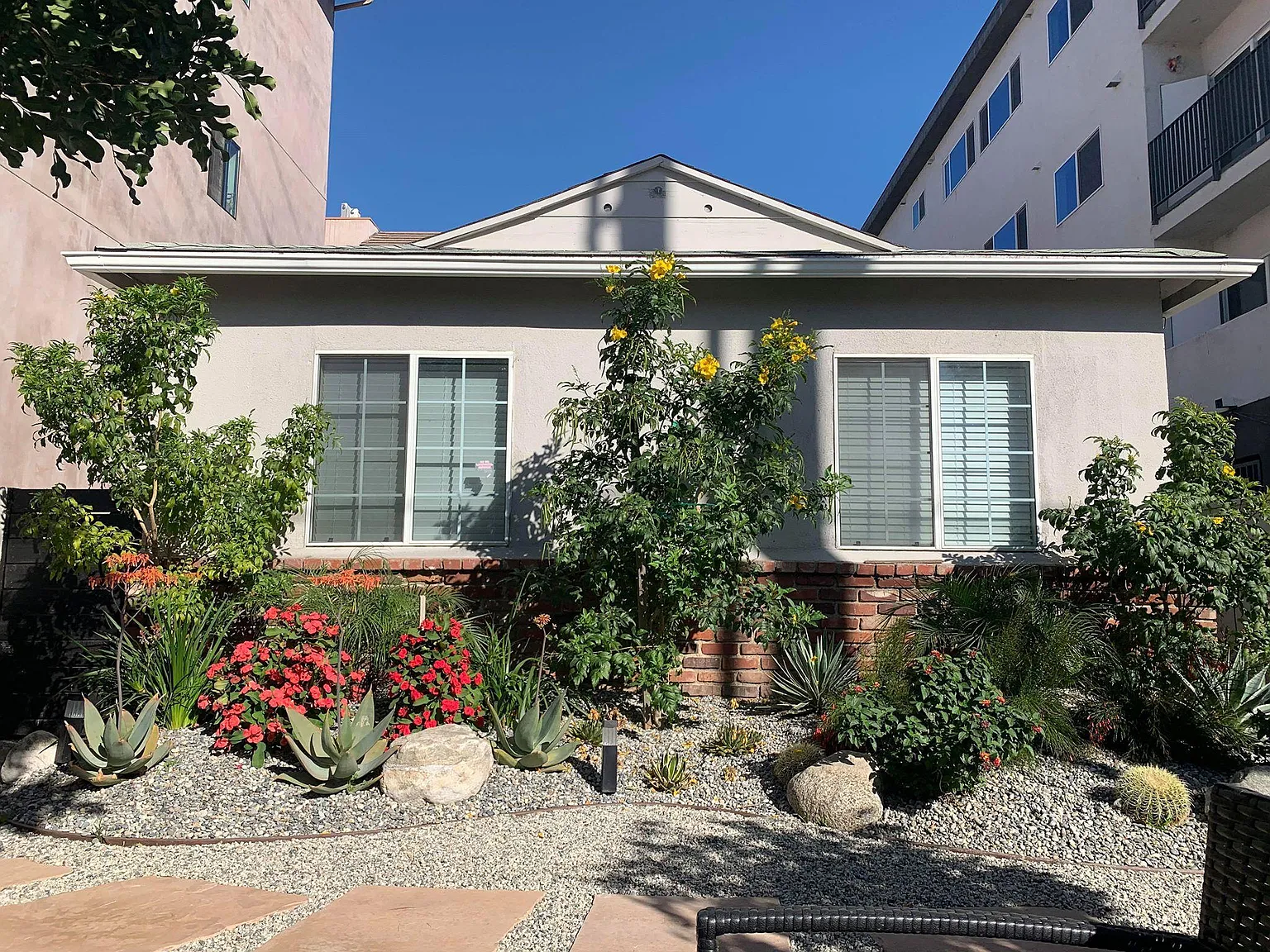 4970 Sepulveda Blvd — Photo 2