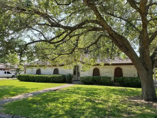 2711 Westfield St, Alvin, TX 77511