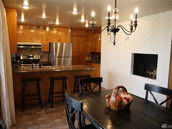 5th image of 4925 30th St NE