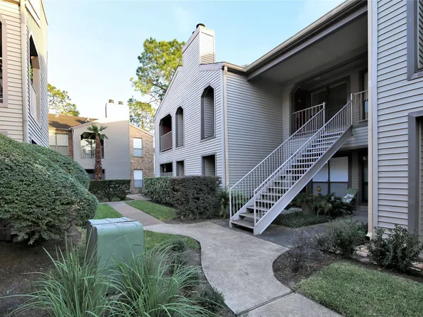 2025 Augusta Dr APT 306, Houston, TX 77057