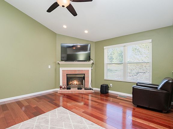 4th image of 2060 Flintwood Ct