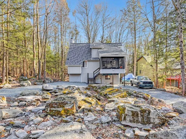 102 Oak Cir, Lake Ariel, PA 18436