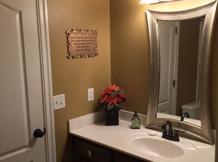 3108 Bel Aire Rd, Des Moines, IA 50310