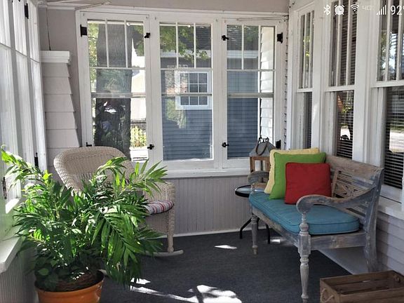 4th image of 2022 Moulton Ave