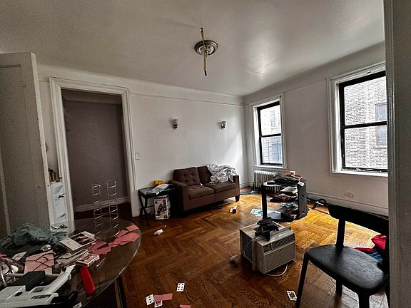 2nd image of 2737 Webb Ave #4C
