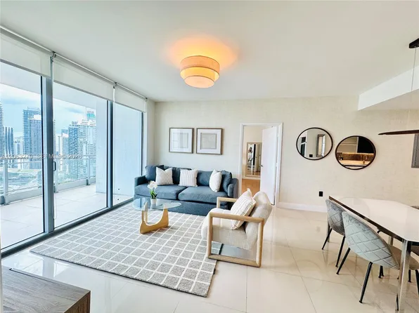 90 SW 3rd St, Miami, FL