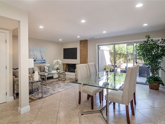 4th image of 18144 Killion St Unit 9