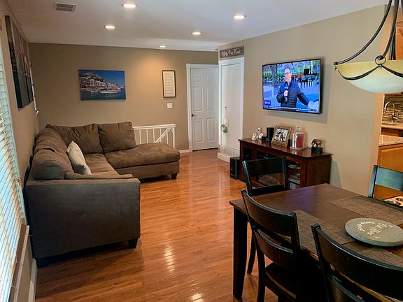 5th image of 531 Correll Ave #1