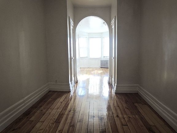 5th image of 81 Calyer St APT 3R