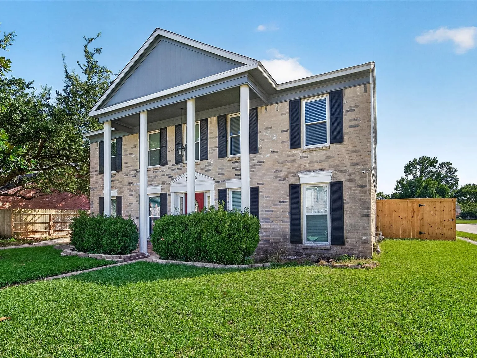 3 bed, 2.5 bath, 2733 sqft, $2,600 — Photo 3
