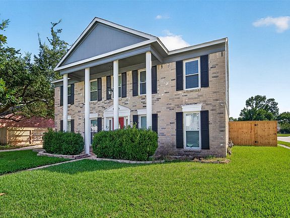 3rd image of 2328 Colleen Dr