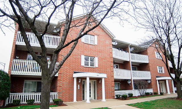 1st image of 3907 N Harlem Ave APT 302