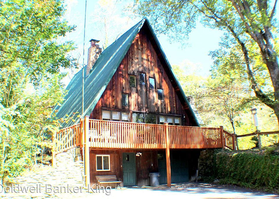 1st image of 111 Fiddlers Green Ln