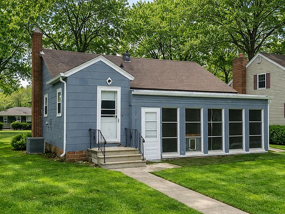 3rd image of 823 Columbus Ave