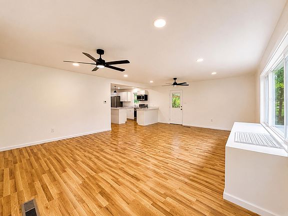 3rd image of 87 Magnolia St