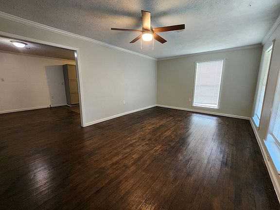 2nd image of 3105 42nd St