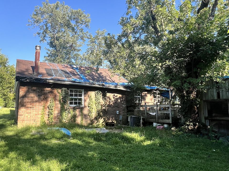 2nd image of 709 Cedarcrest Ave