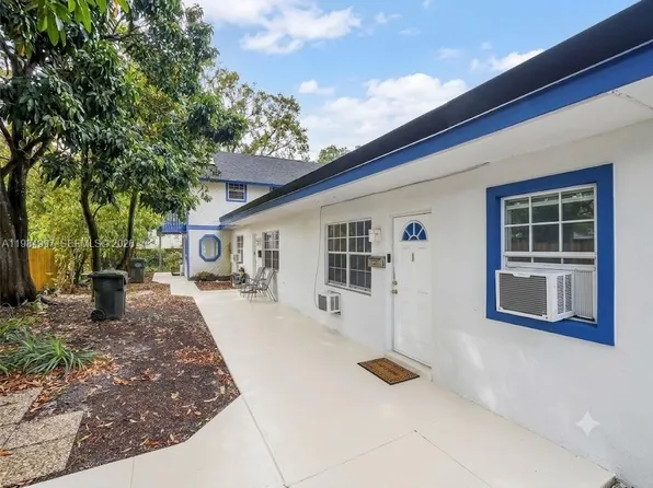 898 NE 39th St, Oakland Park, FL 33334