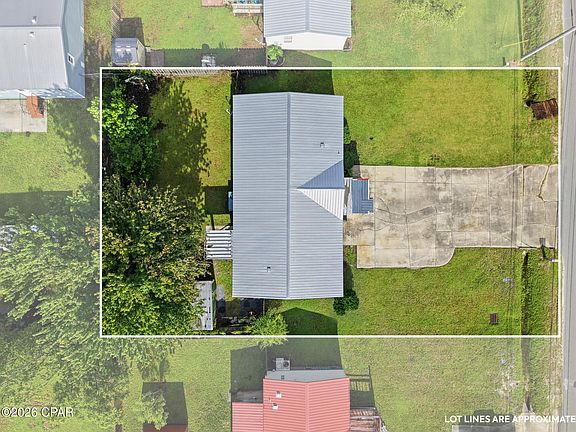 5th image of 3214 Douglas Rd