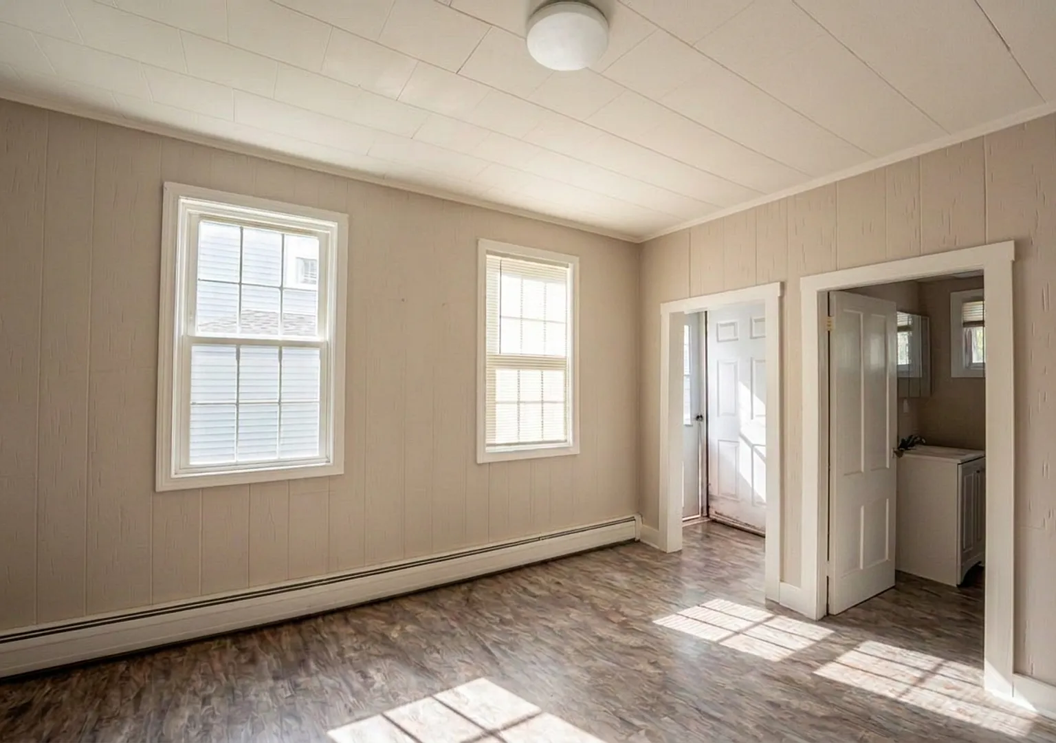 Downtown Saco 1 Bed/1Bath with Bonus Den! — Photo 3
