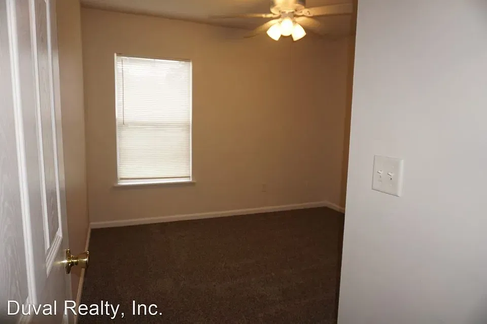 3 bed, 1351 sqft, $875 — Photo 4