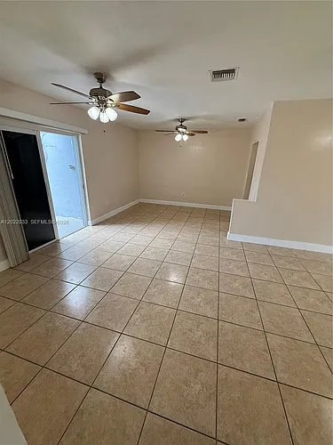 17520 NW 40th Ave Photo 1