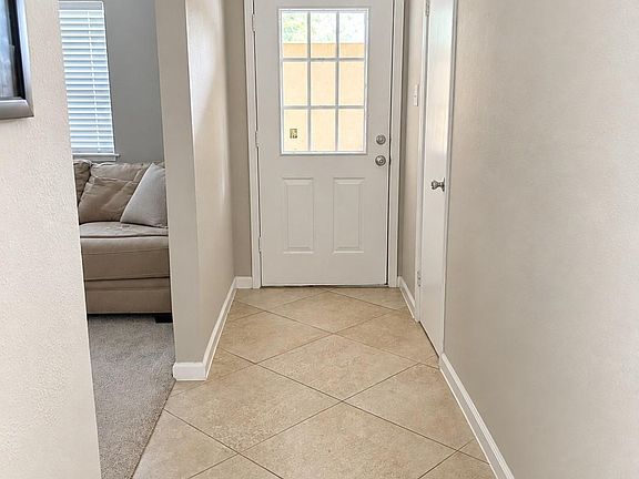 2nd image of 604 Linda Ln
