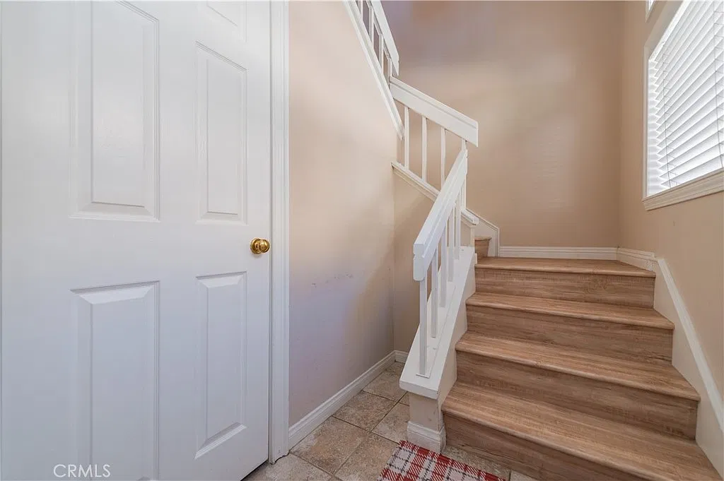 2 bed, 1197 sqft, $3,300 — Photo 3
