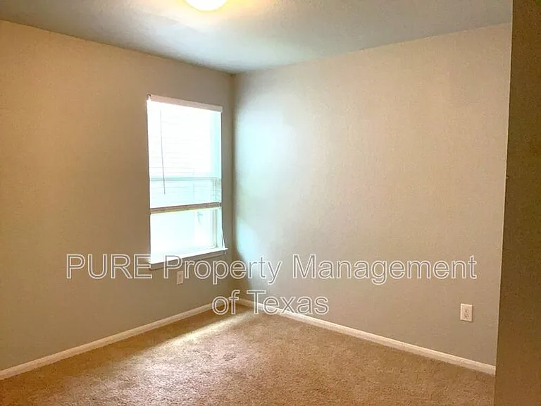 12040 Riparian Rd — Photo 12