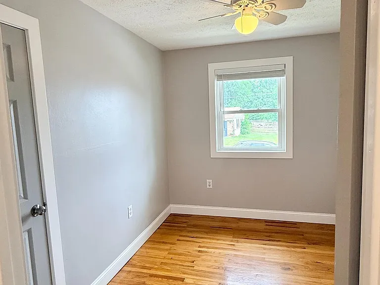 30 Ursinus Ave — Photo 11