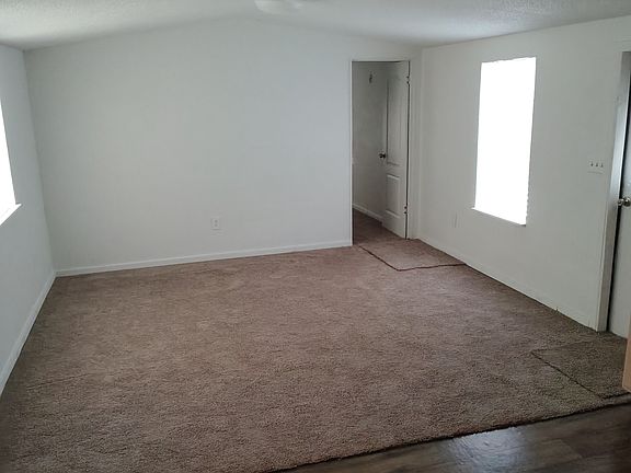 5th image of 128 SE Camelot Loop