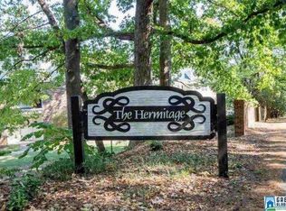 1909 Shades Cliff Ter, Vestavia Hills, AL 35216
