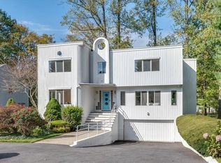 12 Deer Run, Rye Brook, NY 10573