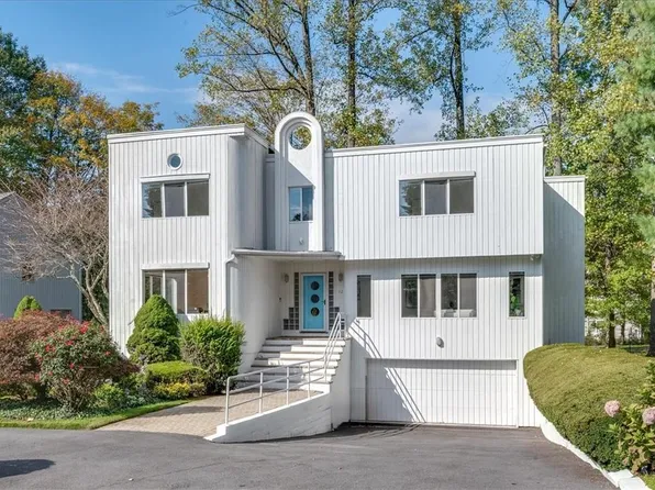 12 Deer Run, Rye Brook, NY 10573