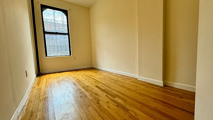 Rented by HOLTON REAL ESTATE INC. | media 5
