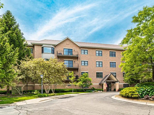 20 Trafalgar Sq Unit 402, Lincolnshire, IL 60069