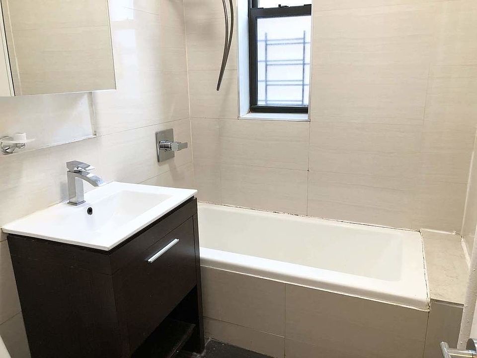 2nd image of 1464 Ocean Ave APT B3