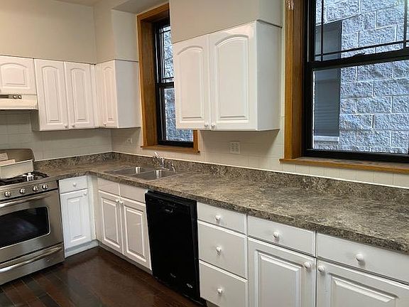 2nd image of 2853 W Shakespeare Ave APT 1