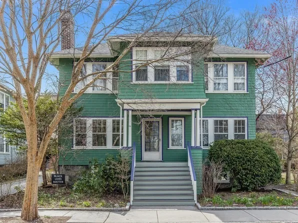 89 Stearns Rd #1, Brookline, MA 02446