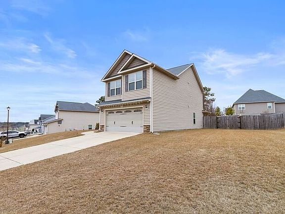2nd image of 350 New Castle Ln