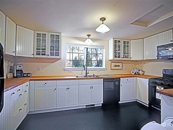 3rd image of 2846 Viewmont Place
