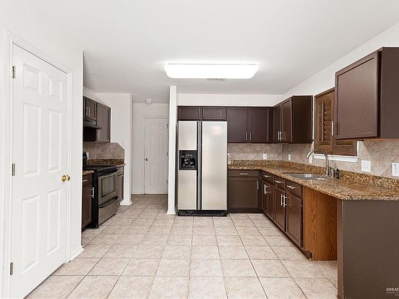 2nd image of 3303 San Gabriel St