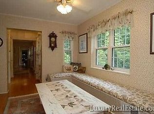 981 Beaver Dam Rd, Stratford, CT 06614