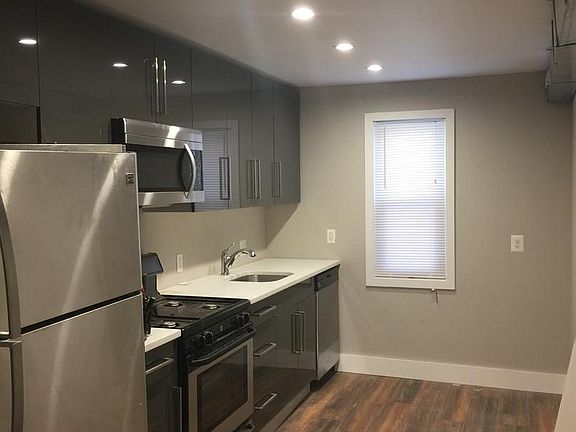 2nd image of 2122 Christian St #8d3b2x636