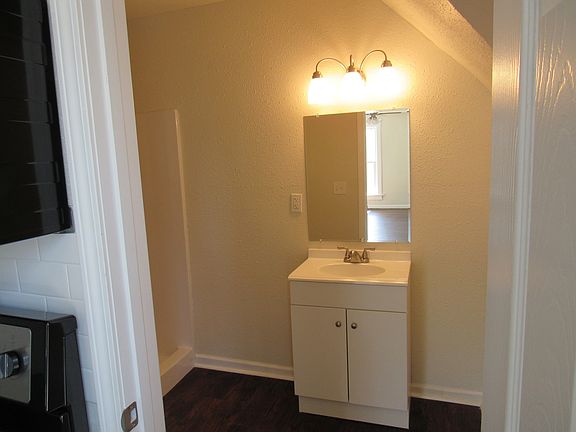 4th image of 705 S Overton Ave #11288357